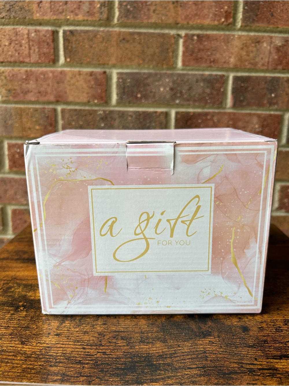 Pink Ceramic "World's Best Nana" Mug with Gold Lettering and Lid and warmer - Picture 2 of 3